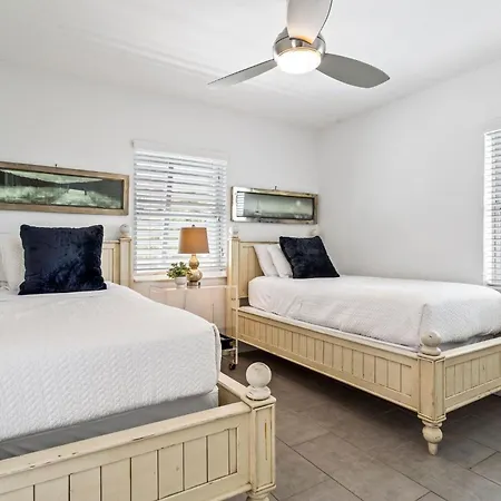 3 Palms Retreat-2
